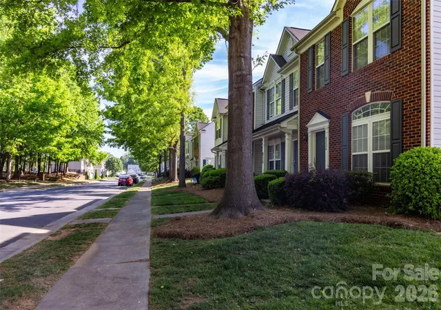 Photo 2 of Townhouse for sale at 8224 Shinkansen Dr, Charlotte, NC 28213 | MLS# 4369942 | Listing updated on 2026-08-31