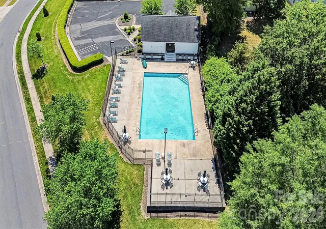 26th image of 6216 Creek Breeze Rd, Charlotte, NC 28269 | MLS# 4369995