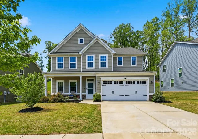 Homes for sale in Charlotte, NC | 10258 Paper Birch Dr, Charlotte, NC 28215 | MLS# 4370011
