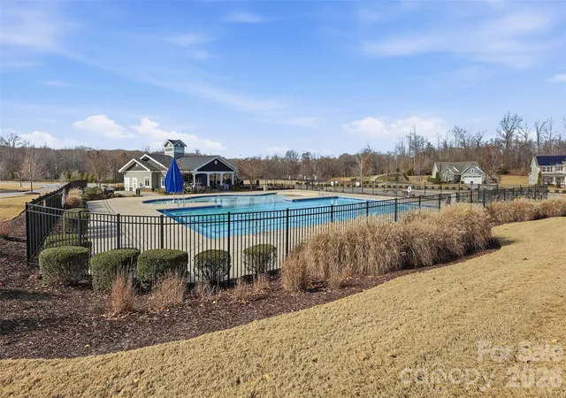 Homes for sale in Charlotte, NC | 10258 Paper Birch Dr, Charlotte, NC 28215 | MLS# 4370011