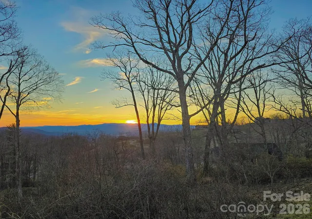 3rd image of 214 Summerset Dr, Hendersonville, NC 28792 | MLS# 4370085