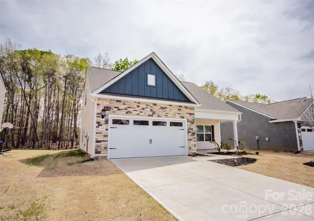 Photo 3 of Single family home for sale at 109 Brixham Loop, Troutman, NC 28166 | MLS# 4370110 | Listing updated on 2026-08-25