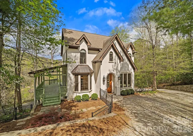 Photo 2 of Single family home for sale at 22 Lone Coyote Ridge, Fletcher, NC 28732 | MLS# 4370129 | Listing updated on 2026-08-31