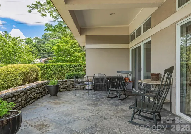 Listing Photo 4 - Condo for sale in building located at 30 Dover St, Asheville, NC 28804