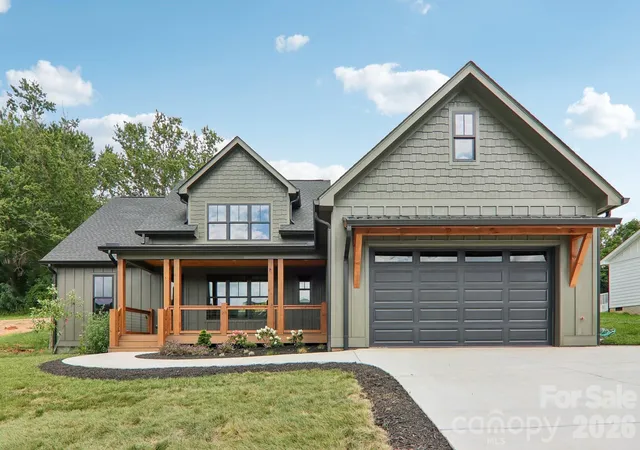 Photo 1 of Single family home for sale at 32 S View Dr, Burnsville, NC 28714 | MLS# 4370199 | Listing updated on 2026-09-02