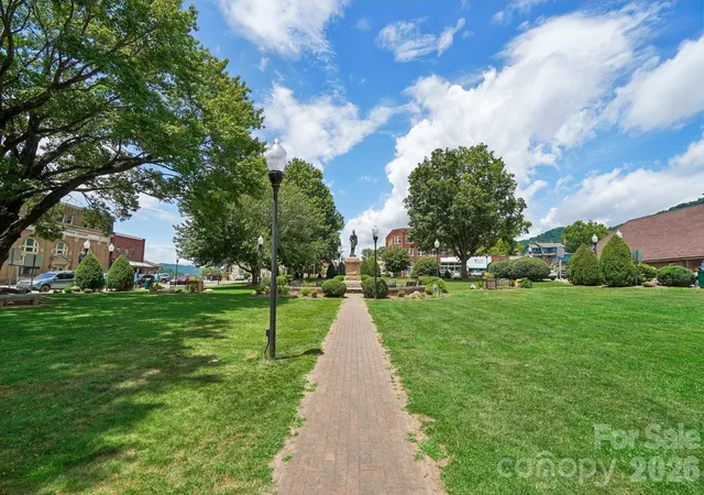 Photo 20 of Single family home for sale at 32 S View Dr, Burnsville, NC 28714 | MLS# 4370199 | Listing updated on 2026-09-02