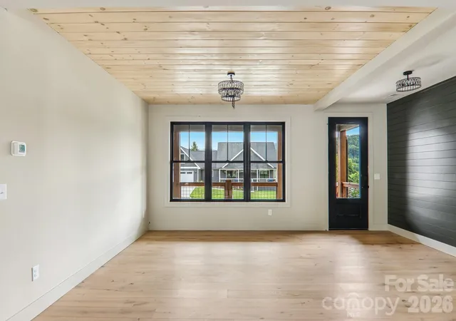 Photo 3 of Single family home for sale at 32 S View Dr, Burnsville, NC 28714 | MLS# 4370199 | Listing updated on 2026-09-02
