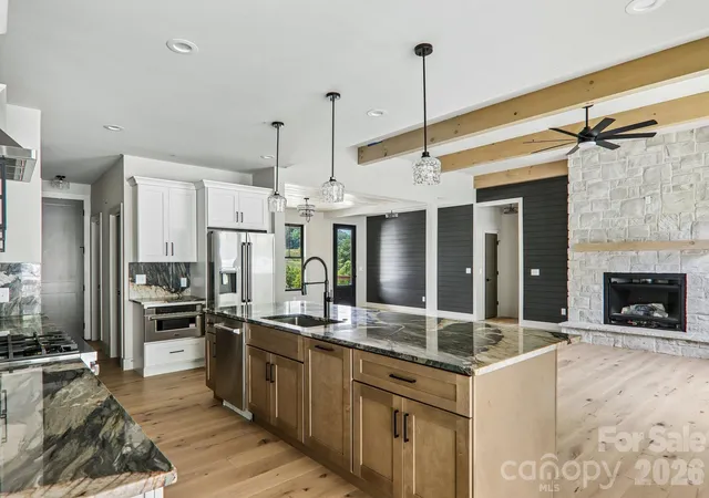 Photo 5 of Single family home for sale at 32 S View Dr, Burnsville, NC 28714 | MLS# 4370199 | Listing updated on 2026-09-02