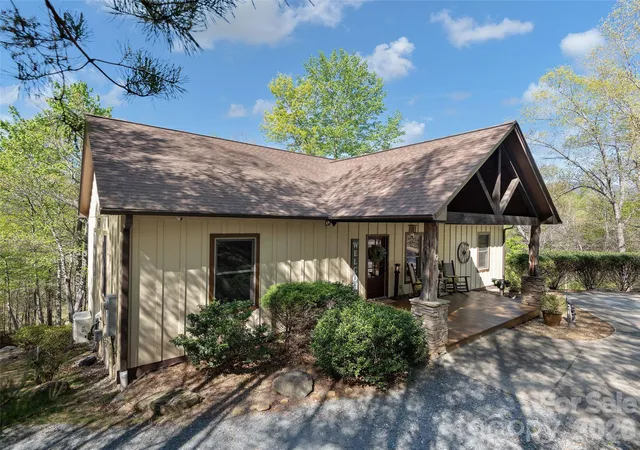 Photo 3 of Single family home for sale at 308 N Coast Dr, Mill Spring, NC 28756 | MLS# 4370232 | Listing updated on 2026-04-27