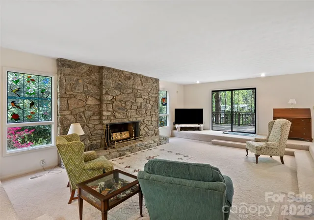 Photo 4 of Single family home for sale at 120 Carter Cvs Rd, Asheville, NC 28804 | MLS# 4370241 | Listing updated on 2026-10-08