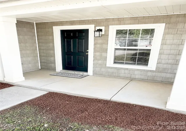 2nd image of 14043 Pinyon Pine Ln, Charlotte, NC 28215 | MLS# 4370263
