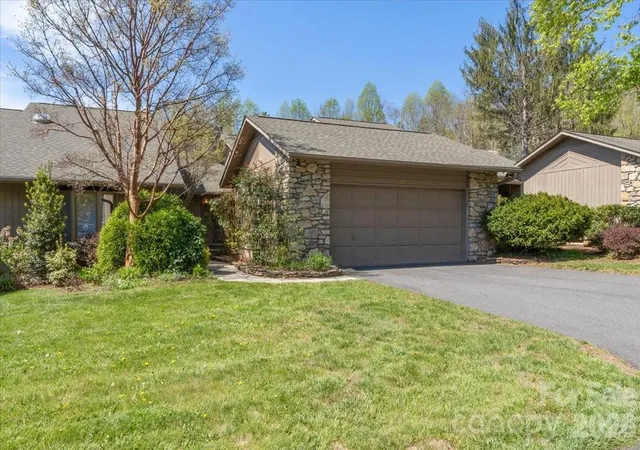 Condo for sale at 21 Ridge Ter, Asheville, NC 28804 | MLS# 4370277