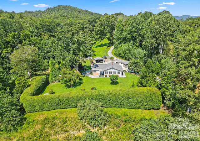 Photo 5 of Single family home for sale at 71 Laurel Mountain Rd, Brevard, NC 28712 | MLS# 4370295 | Listing updated on 2026-08-05