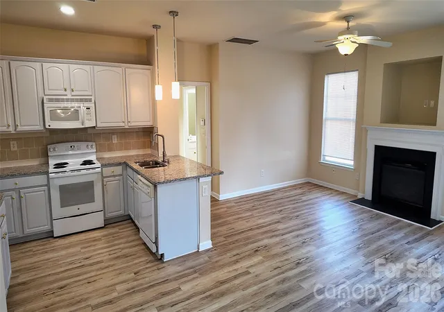 Photo 4 of Single family home for sale at 12714 Windyedge Rd, Huntersville, NC 28078 | MLS# 4370298 | Listing updated on 2026-09-01