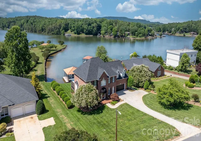 Homes for sale in Taylorsville, NC | 215 Iswa Dr, Taylorsville, NC 28681 | MLS# 4370301