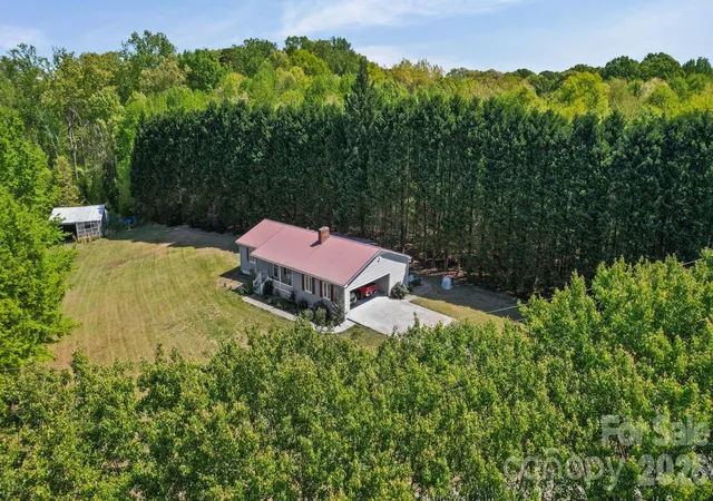 Photo 3 of Single family home for sale at 144 Pops Lake Rd, Statesville, NC 28625 | MLS# 4370325 | Listing updated on 2026-04-16