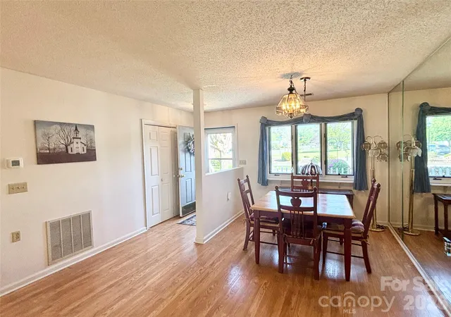 5th image of 3 Wintry Dr, Hendersonville, NC 28792 | MLS# 4370347