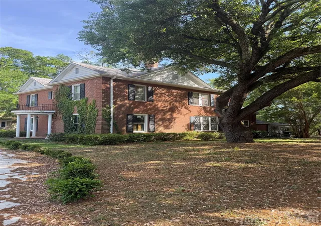 Photo 2 of Single family home for sale at 406 E Main St, Chesterfield, SC 29709 | MLS# 4370370 | Listing updated on 2026-06-05