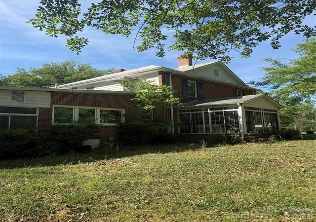 Photo 3 of Single family home for sale at 406 E Main St, Chesterfield, SC 29709 | MLS# 4370370 | Listing updated on 2026-06-05