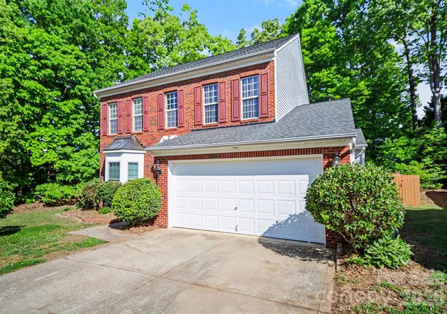 2nd image of 11647 Northwoods Forest Dr, Charlotte, NC 28214 | MLS# 4370373