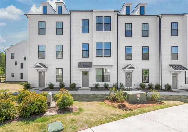 2nd image of 15309 Ballancroft Pkwy, Charlotte, NC 28277 | MLS# 4370374