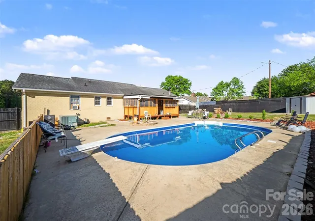Photo 2 of Single family home for sale at 1087 Greenbriar Dr, Lancaster, SC 29720 | MLS# 4370391 | Listing updated on 2026-09-13