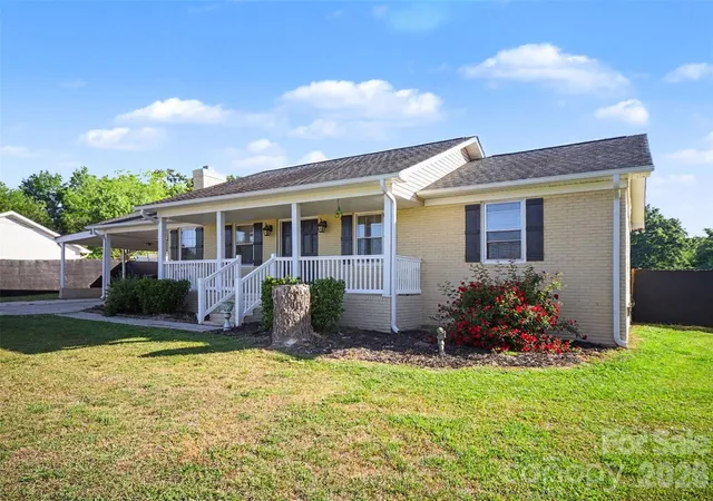 Photo 4 of Single family home for sale at 1087 Greenbriar Dr, Lancaster, SC 29720 | MLS# 4370391 | Listing updated on 2026-09-13