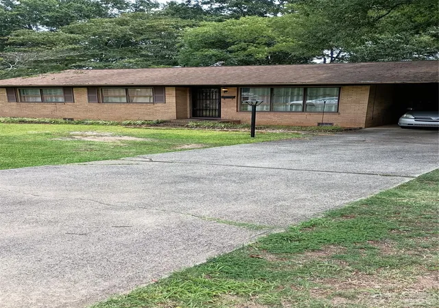 Photo 3 of Single family home for sale at 419 S Church St, Lowell, NC 28098 | MLS# 4370437 | Listing updated on 2026-09-22