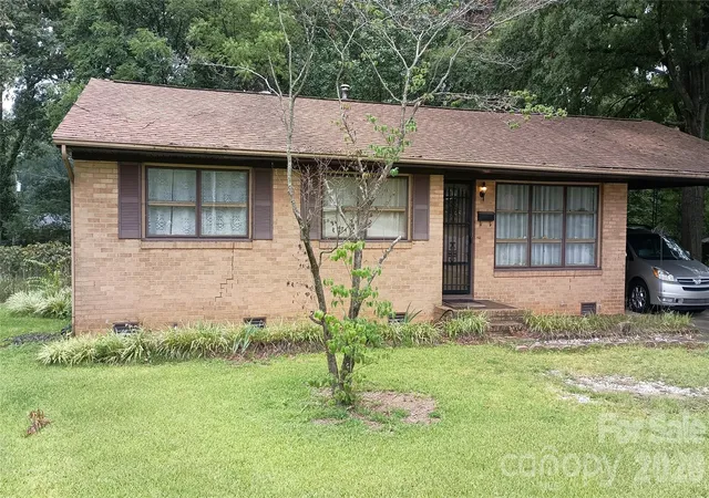 Photo 1 of Single family home for sale at 419 S Church St, Lowell, NC 28098 | MLS# 4370437 | Listing updated on 2026-09-22