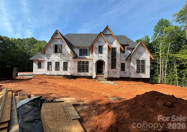 Photo 1 of Mansion for sale at 1051 Ventosa Dr, Denver, NC 28037 | MLS# 4370468 | Listing updated on 2026-08-28