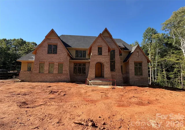 Photo 1 of Mansion for sale at 1051 Ventosa Dr, Denver, NC 28037 | MLS# 4370468 | Listing updated on 2026-10-20