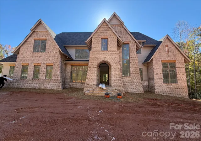 Photo 2 of Mansion for sale at 1051 Ventosa Dr, Denver, NC 28037 | MLS# 4370468 | Listing updated on 2026-10-28