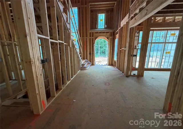 Photo 3 of Mansion for sale at 1051 Ventosa Dr, Denver, NC 28037 | MLS# 4370468 | Listing updated on 2026-08-28