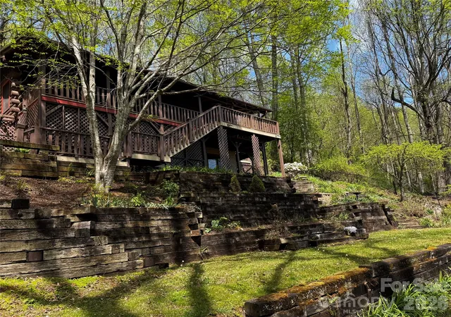 Photo 2 of Single family home for sale at 1618 Walnut Crk Rd, Waynesville, NC 28786 | MLS# 4370470 | Listing updated on 2026-09-25