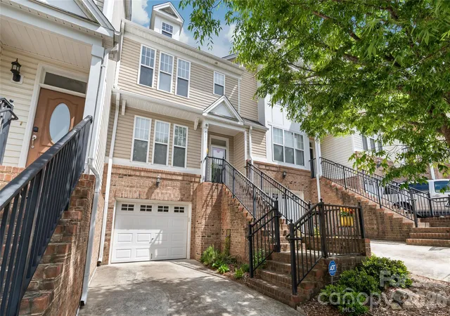 2nd image of 7111 Founders Club Ct, Charlotte, NC 28269 | MLS# 4370503