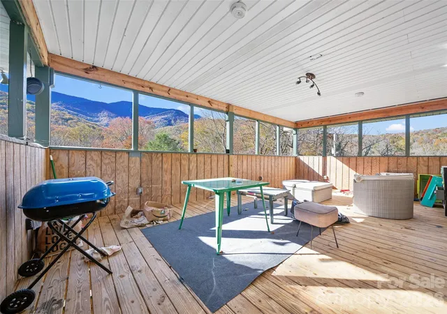 4th image of 219 Raven Rock Ln, Burnsville, NC 28714 | MLS# 4370533
