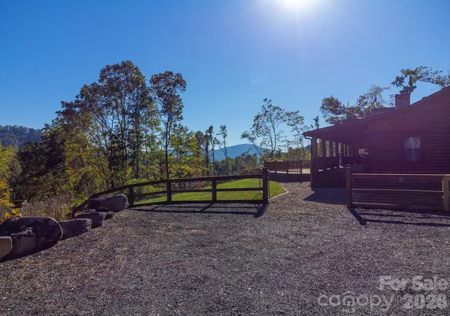 Homes for sale in Green Mountain, NC | 2811 Poplar Creek Rd, Green Mountain, NC 28740 | MLS# 4370609