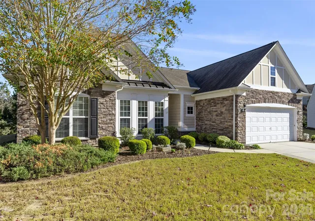 Photo 2 of Single family home for sale at 6015 Congaree Ct, Fort Mill, SC 29707 | MLS# 4370619 | Listing updated on 2026-04-24