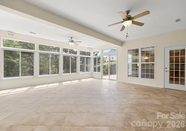 Photo 4 of Single family home for sale at 6015 Congaree Ct, Fort Mill, SC 29707 | MLS# 4370619 | Listing updated on 2026-04-24