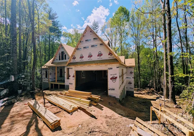 Photo 3 of Single family home for sale at 189 Laurel Ridge Rd, Pisgah Forest, NC 28768 | MLS# 4370636 | Listing updated on 2026-04-21