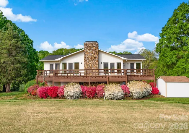 Photo 1 of Single family home for sale at 443 W Gleneagles Rd, Statesville, NC 28625 | MLS# 4370695 | Listing updated on 2026-10-05