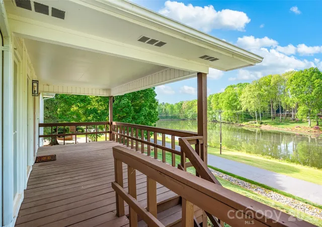 Photo 3 of Single family home for sale at 443 W Gleneagles Rd, Statesville, NC 28625 | MLS# 4370695 | Listing updated on 2026-10-05