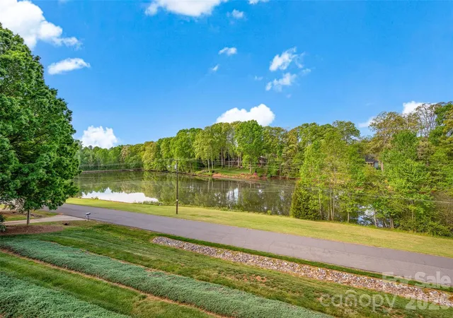 Photo 4 of Single family home for sale at 443 W Gleneagles Rd, Statesville, NC 28625 | MLS# 4370695 | Listing updated on 2026-10-05