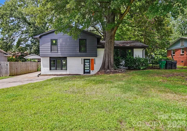 1st image of 3801 Woodleaf Rd, Charlotte, NC 28205 | MLS# 4370771