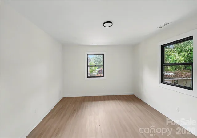 4th image of 3801 Woodleaf Rd, Charlotte, NC 28205 | MLS# 4370771