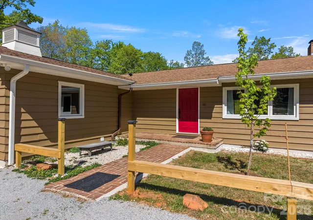 2nd image of 110 Persimmon Hill Ct, Columbus, NC 28722 | MLS# 4370785