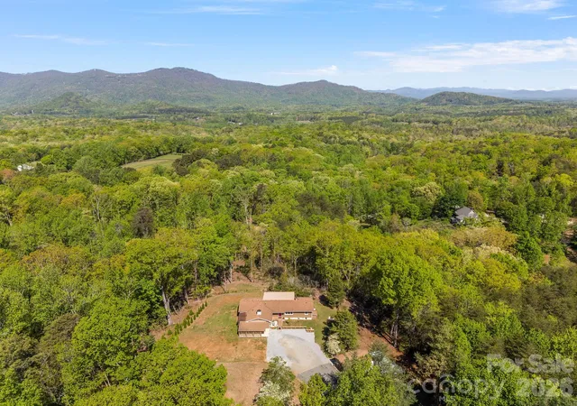 48th image of 110 Persimmon Hill Ct, Columbus, NC 28722 | MLS# 4370785