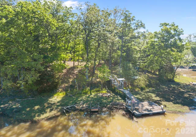 Homes for sale in Lake Wylie, SC | 405 Carroll Cvs, Lake Wylie, SC 29710 | MLS# 4370813