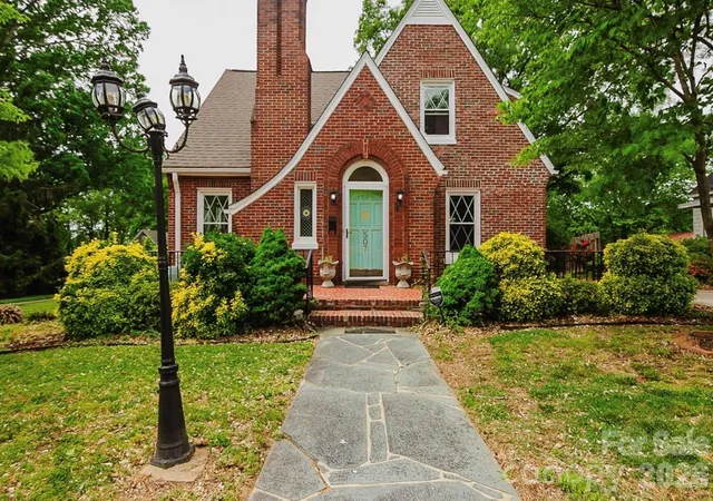 Homes for sale in Albemarle, NC | 507 N 5th St, Albemarle, NC 28001 | MLS# 4370857