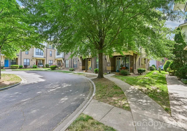 3rd image of 3437 Steel Yard Ct, Charlotte, NC 28205 | MLS# 4370868